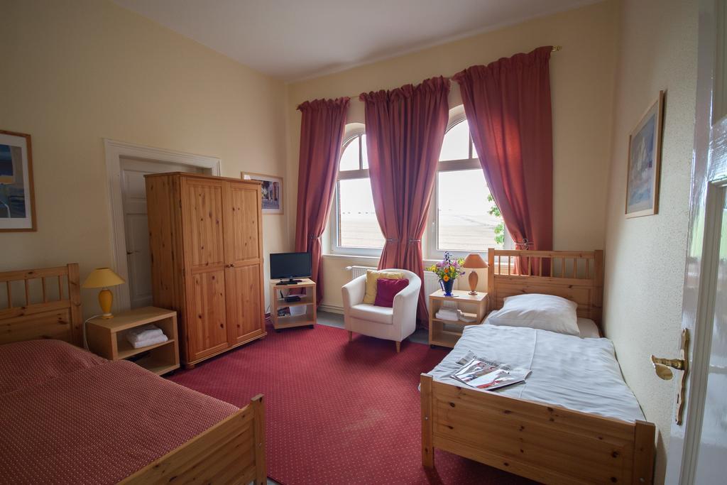 Hotel Gutshof Busch Sarstedt Room photo