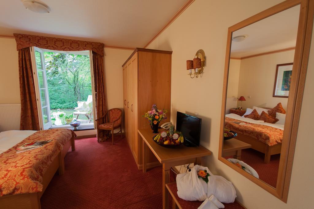 Hotel Gutshof Busch Sarstedt Room photo
